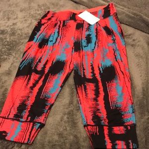 Fabletics patterned cropped leggings